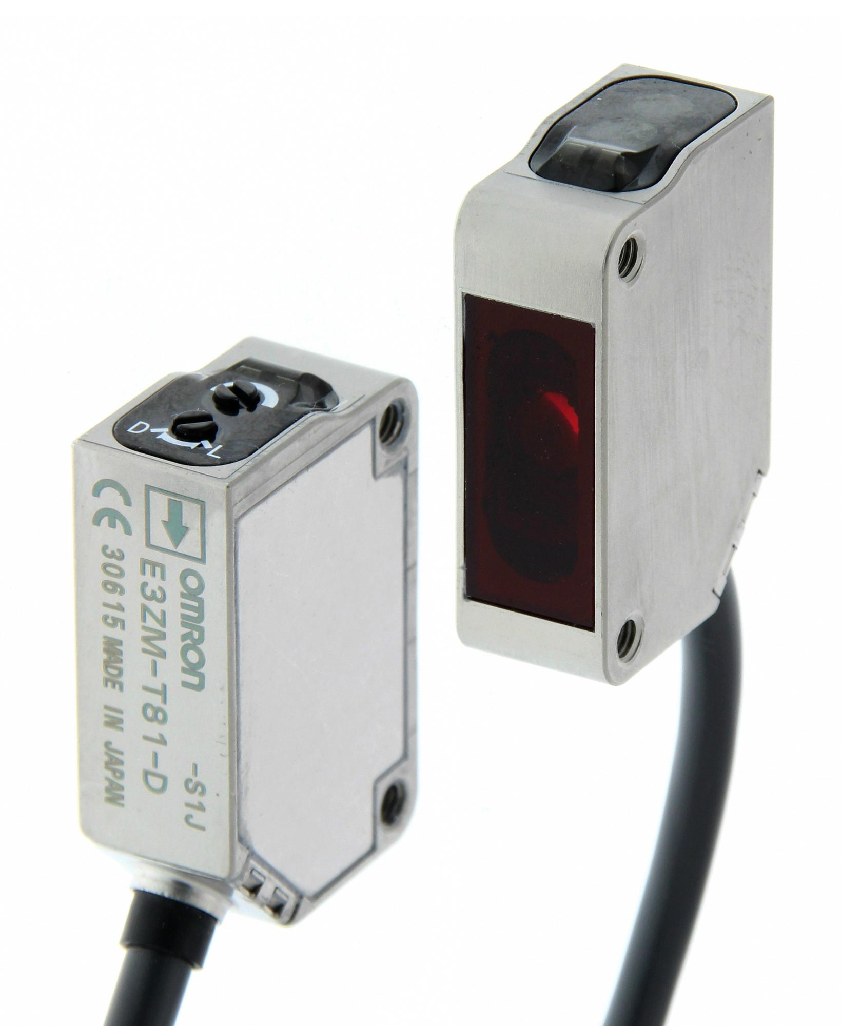 E3ZM-T81 5M PHOTOELECTRIC SENSOR, PNP, 15M OMRON